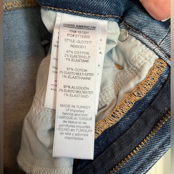 Good American distressed jeans. Size 4 / 27 - Picture 5 of 8